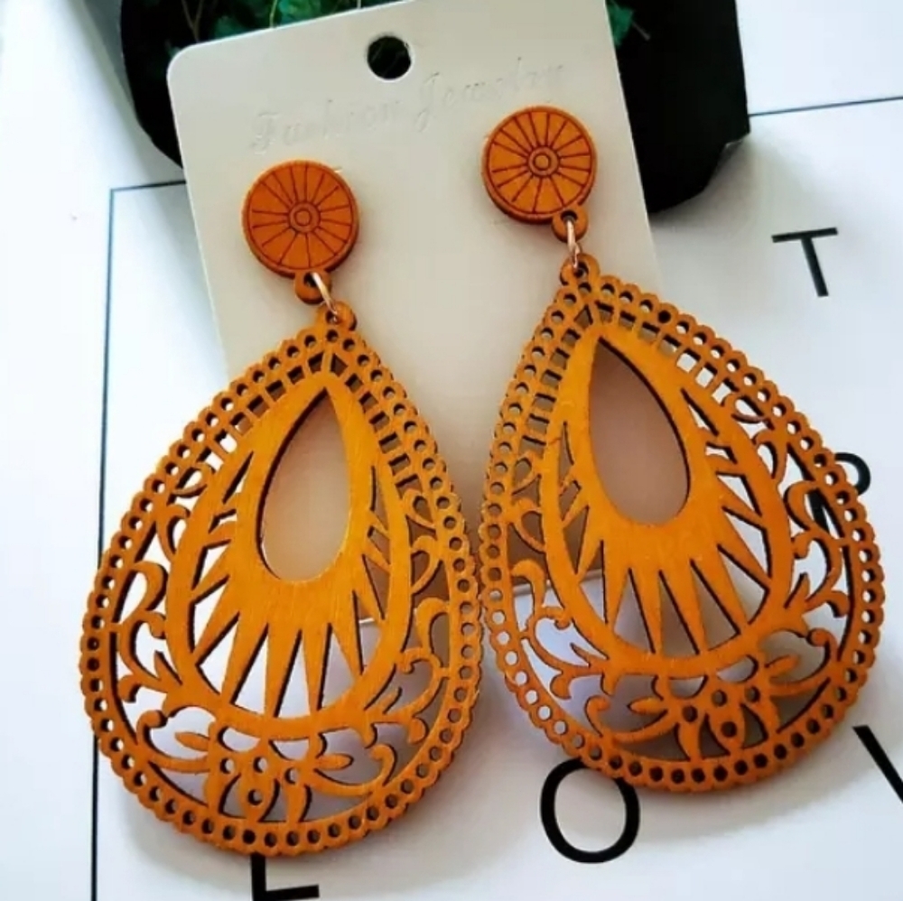 NWOT Natural Wooden Earrings#
